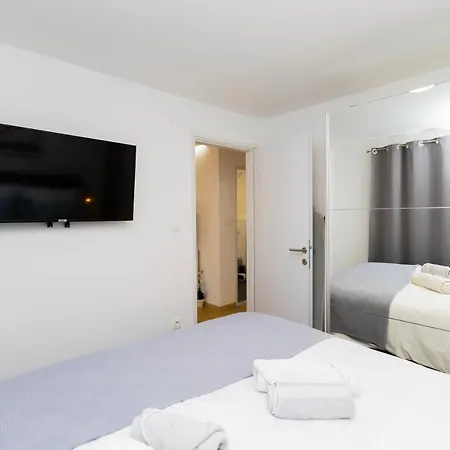 Apartment Modern Cozy Bonnie In Center Of Split.